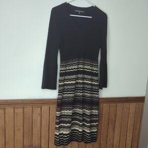 Jones Wear Dress Black and Cream Long Sleeve Dress